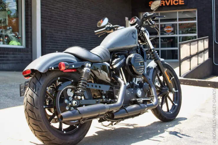 Harley Davidson Iron 883 (2022)