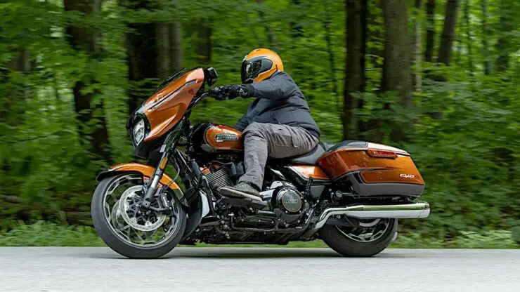 Harley Davidson Street Glide (2023)