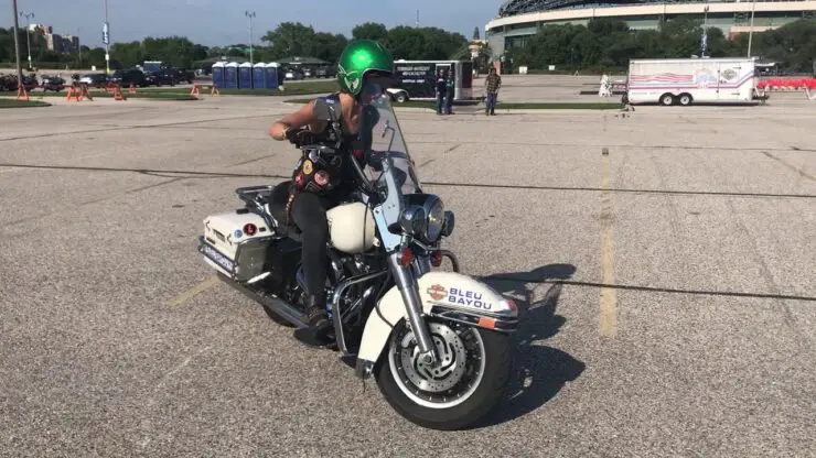 How To Make Tight Turns On A Harley Davidson