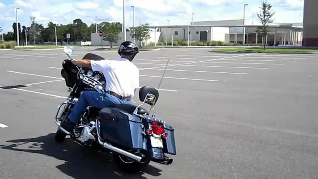 How To Make Tight Turns On A Harley Davidson