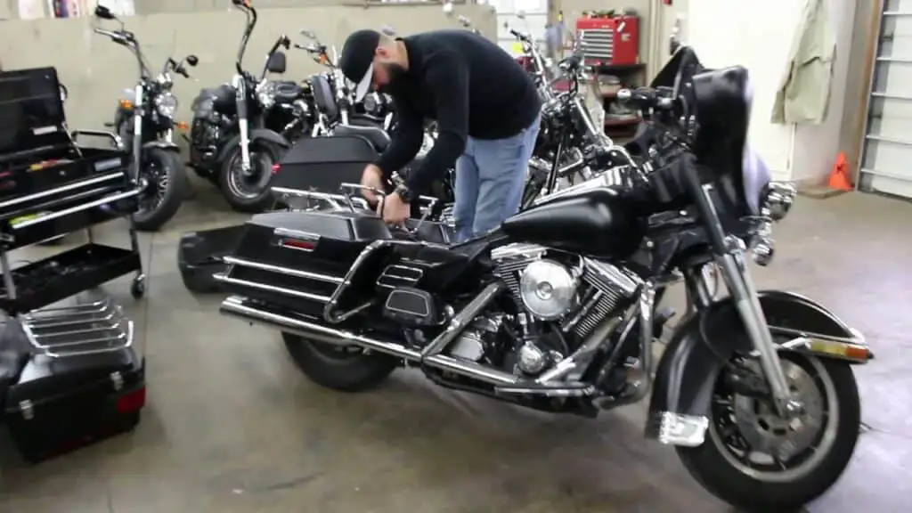 How To Remove Seat From HarleyDavidson Ultra Classic
