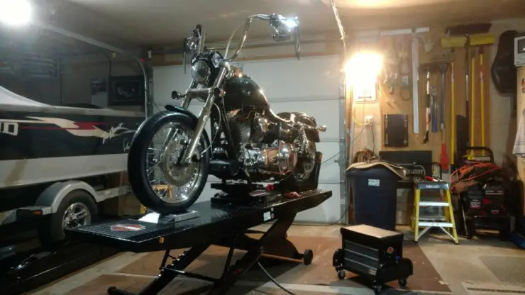 Are There Any Additional Accessories Or Features Recommended For A Motorcycle Lift Used With A Harley Davidson