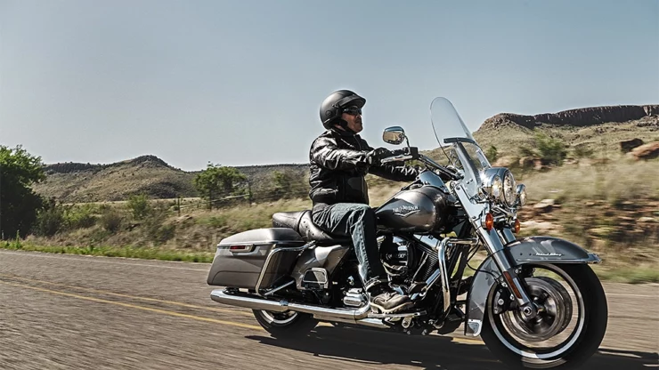 Harley Davidson Road King Vs Indian Springfield