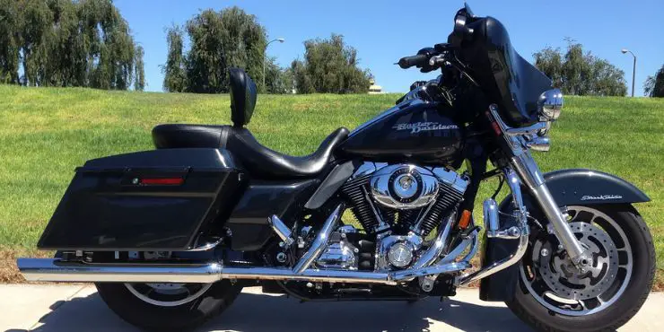how much does a street glide weight
