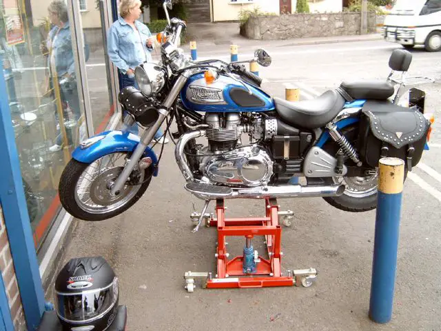 How Much Weight Can A Typical Motorcycle Lift Support When Lifting A Harley Davidson