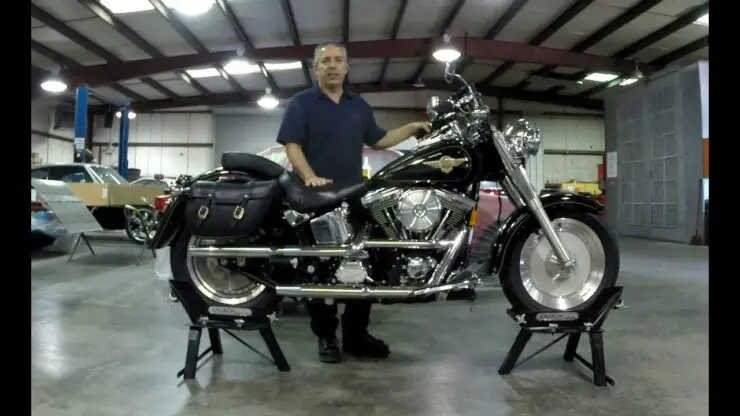 How Often Should I Change The Oil On My Harley-Davidson? 3 How Often Should I Change The Oil On My Harley Davidson
