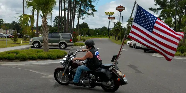 how to mount a big flag on a motorcycle