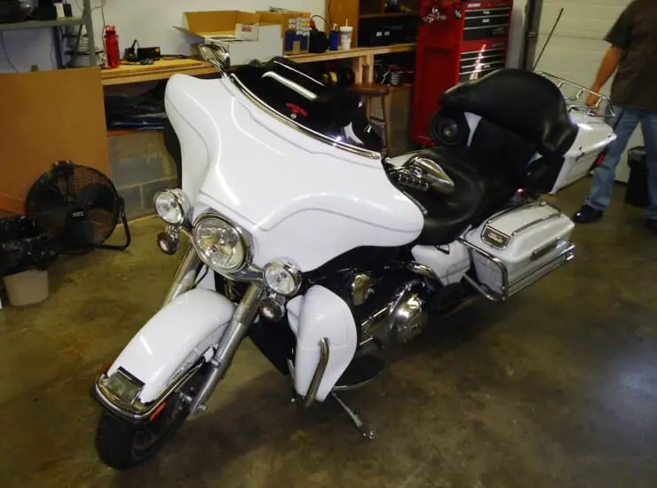 How To Remove Street Glide Fairing - White Fairing