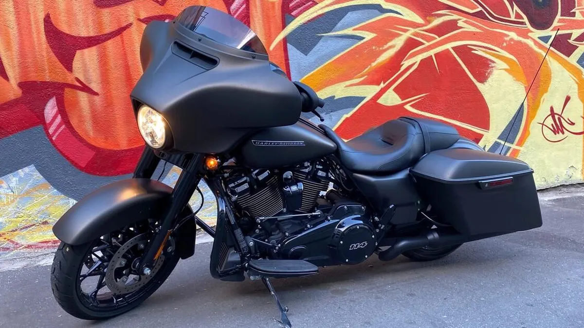 Must Have Accessories For Street Glide - Harley Davidson Street Glide Light