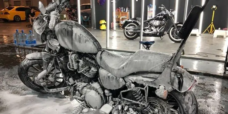 How Many Miles Does A Harley-Davidson Last: Make Your Bike Last Decades With Proper Maintenance 3 Washing Harley Davidson Bike