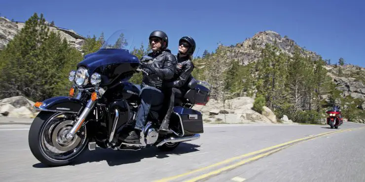 Couple rider riding the Harley-Davidson Ultra-Classic Electra