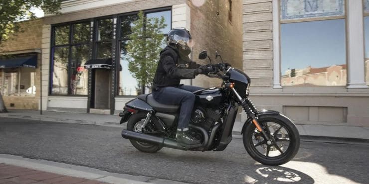 Professional Rider Riding A Lightweight Harley Davidson Bike