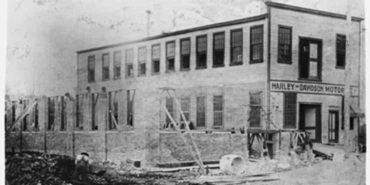 first built harley-davidson building